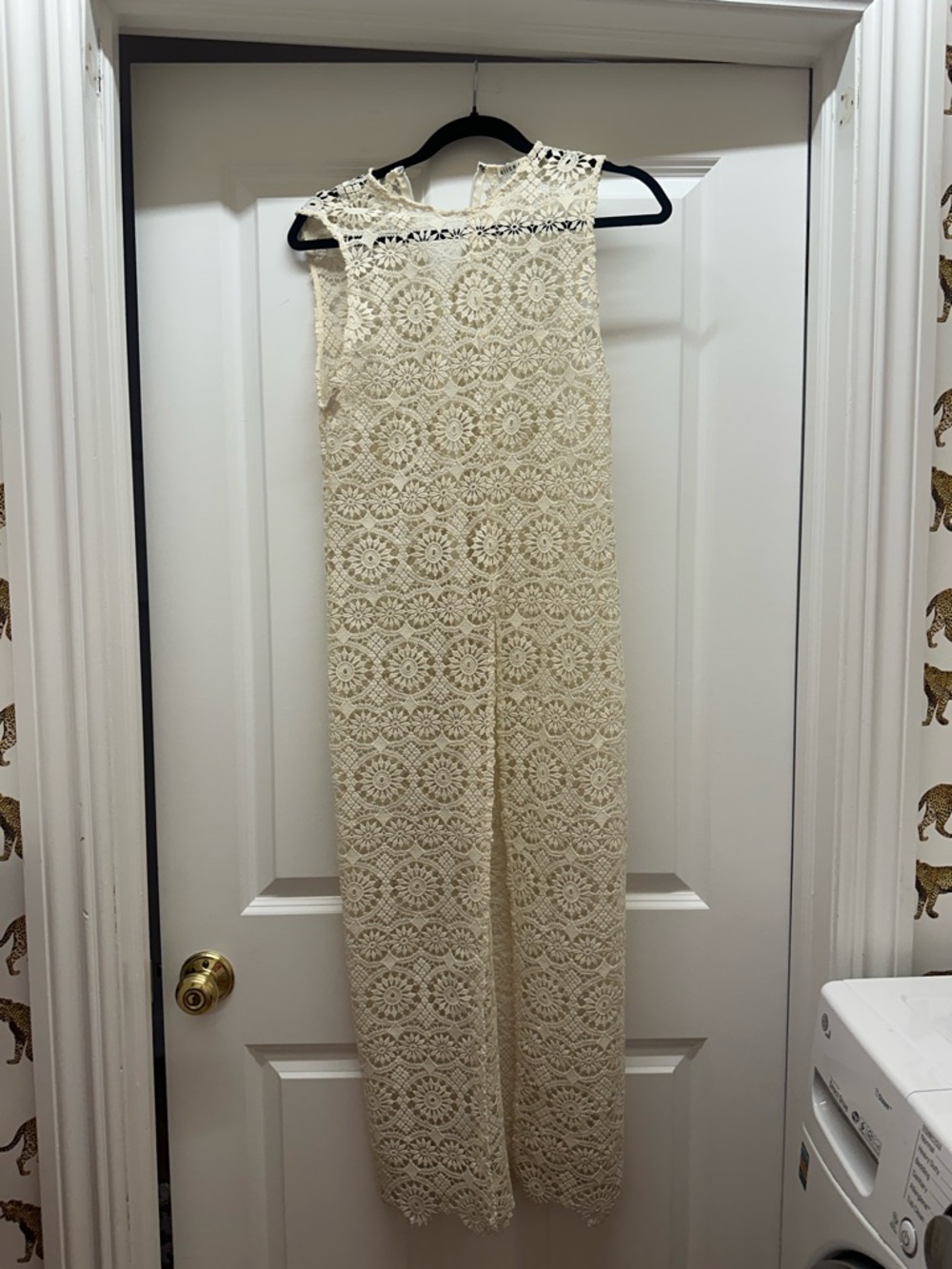 Alice + Olivia Cream Lace Sleeveless crochet cover up - size xs